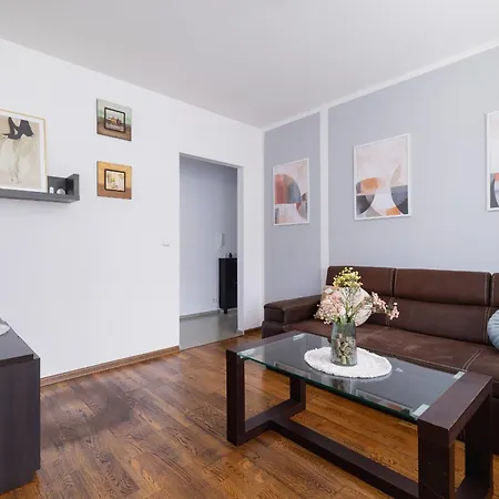 Apartmán Stylowy Z Oddzielna Sypialnia Niedaleko Centrum Chorzowa By Renters
