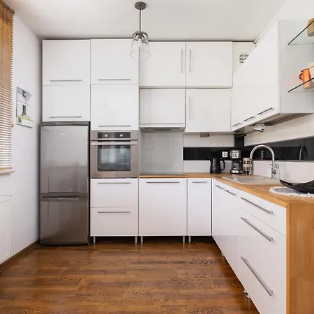 Stylowy Z Oddzielna Sypialnią Niedaleko Centrum Chorzowa By Renters Chorzów