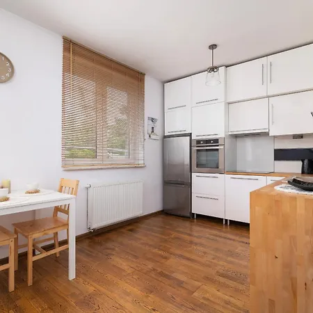 Stylowy Z Oddzielna Sypialnią Niedaleko Centrum Chorzowa By Renters Chorzów