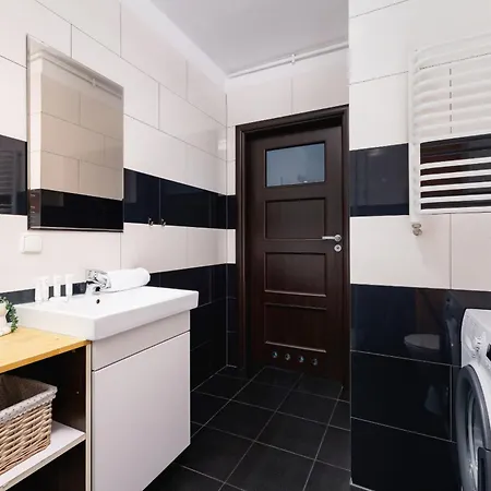 Stylowy Z Oddzielna Sypialnią Niedaleko Centrum Chorzowa By Renters Apartament